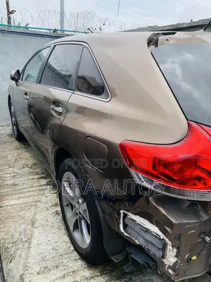Toyota Venza 2010 Gold