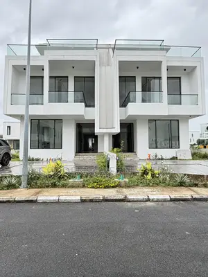 5bdrm Duplex in Cowrie Creek Estate, Ikate for sale