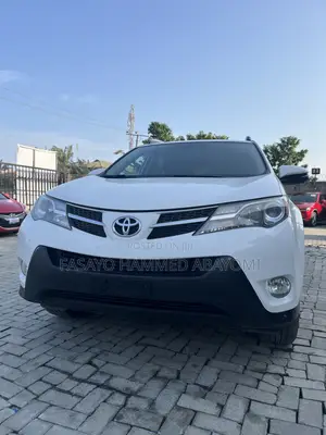 Toyota RAV4 LE 4dr SUV AWD (2.5L 4cyl 6A) 2014 White