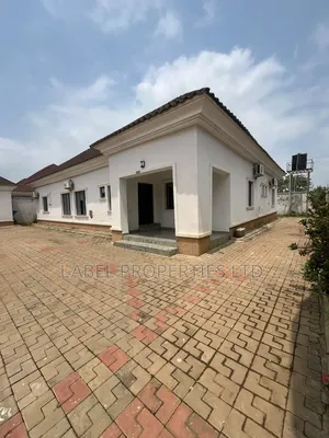 4bdrm Bungalow in Cityhomes Estate for rent