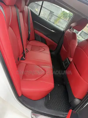 Toyota Camry XSE (2.5L 4cyl 8A) 2019 White