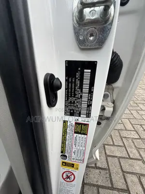 Toyota Venza XLE 2015 White