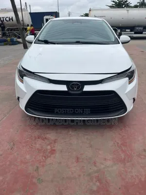 Toyota Corolla LE 2023 White