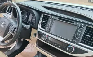 Toyota Highlander Limited Platinum 4dr SUV AWD (3.5L 6cyl 6A) 2015