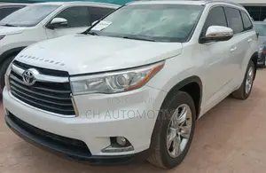 Toyota Highlander Limited Platinum 4dr SUV AWD (3.5L 6cyl 6A) 2015