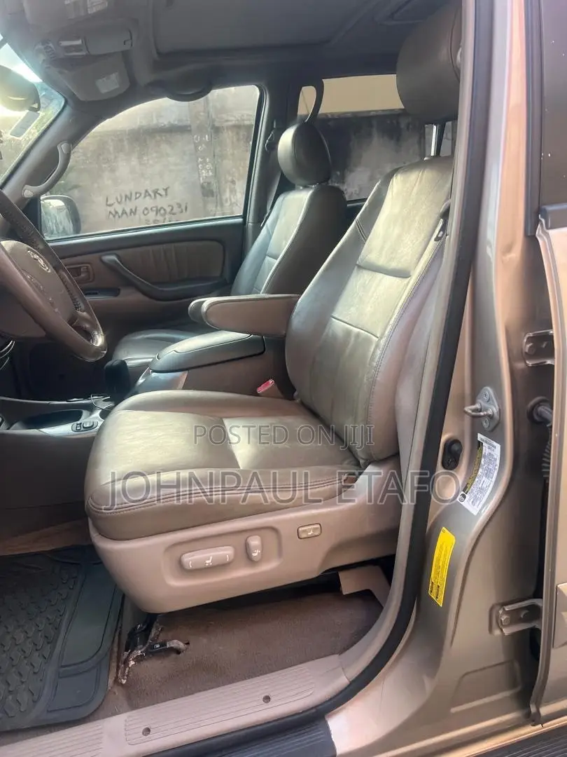 Toyota Sequoia 2005 Gold