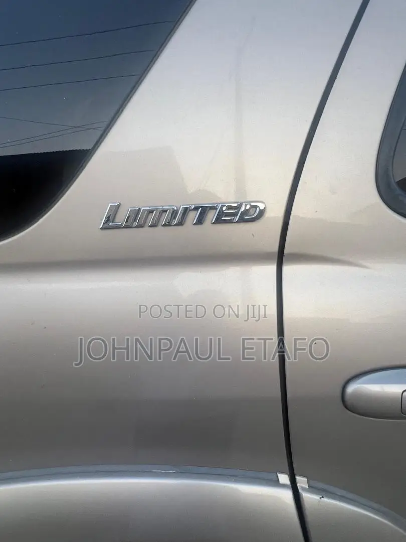 Toyota Sequoia 2005 Gold
