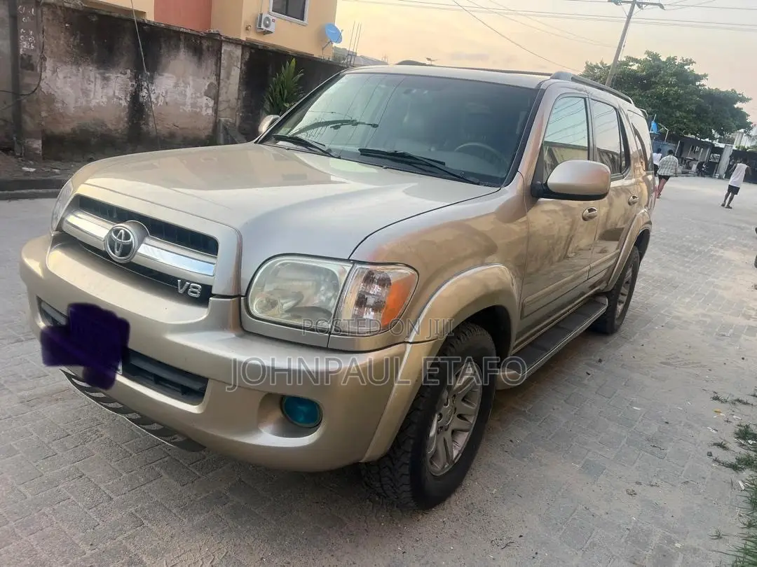 Toyota Sequoia 2005 Gold