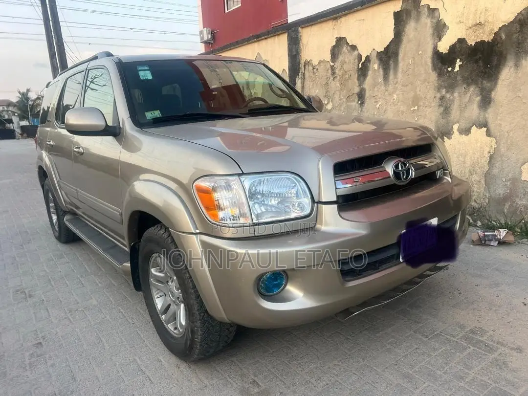 Toyota Sequoia 2005 Gold