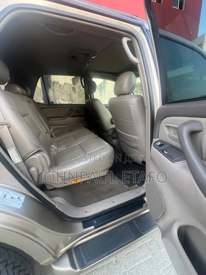 Toyota Sequoia 2005 Gold