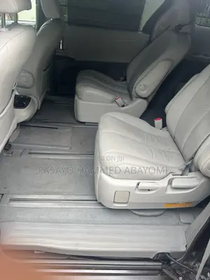 Toyota Sienna XLE 8 Passenger 2011 Silver