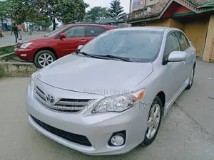 Toyota Corolla 2012 Silver