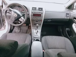 Toyota Corolla 2012 Silver