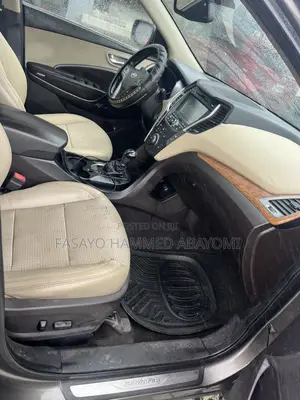 Hyundai Santa Fe Limited 4dr SUV AWD (3.3L 6cyl 6A) 2014 Gray