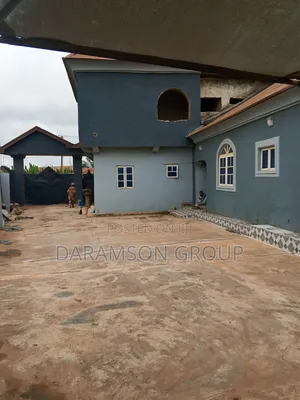 6bdrm Bungalow in Akure for sale
