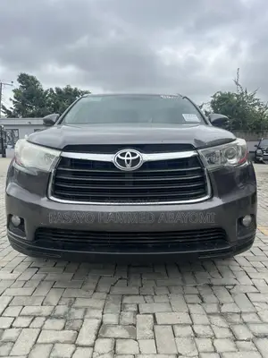 Toyota Highlander XLE 4x4 V6 (3.5L 6cyl 8A) 2017 Brown