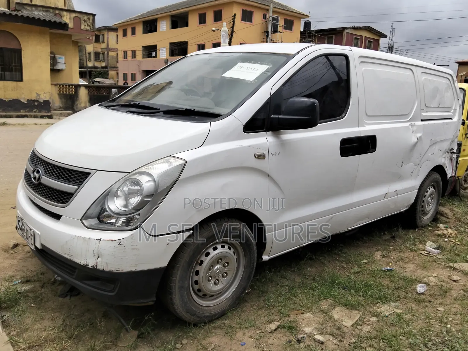 Hyundai H1 2012 White