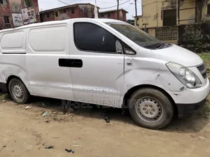 Hyundai H1 2012 White