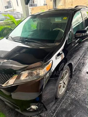 Toyota Sienna 2010 Black