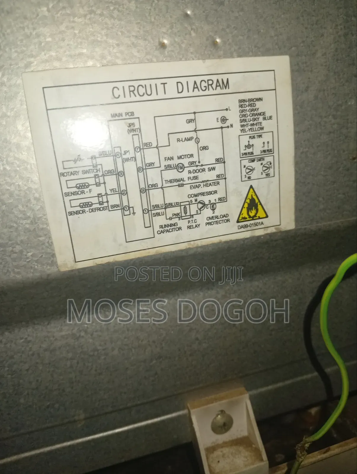 200Litres Samsung Fridge With Top Freezer for Sale