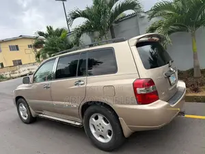 Toyota Highlander 2006 Gold