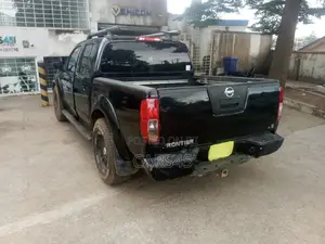Nissan Frontier 2008 Black