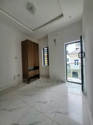 2bdrm Block of Flats in Ilasan for rent