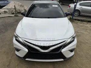 Toyota Camry XSE (2.5L 4cyl 8A) 2019 White