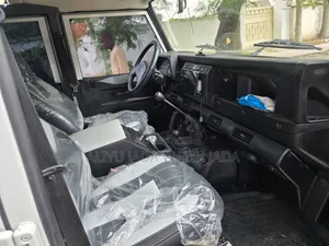 Land Rover Lr3 Base AWD 2009 White