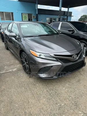 Toyota Camry SE FWD 2020 Gray