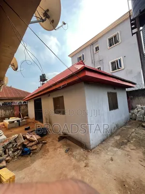 10bdrm Block of Flats in Oshimili South for sale