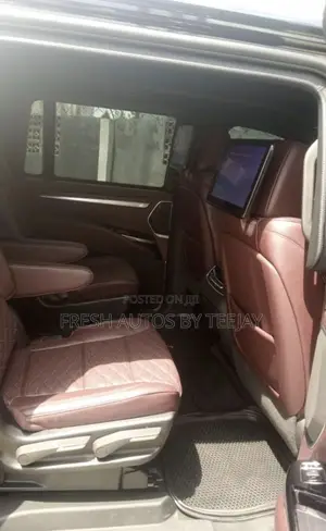 New Cadillac Escalade RWD 4dr Premium Luxury Platinum 2025 Black