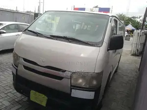 Toyota Hilux 2005 White