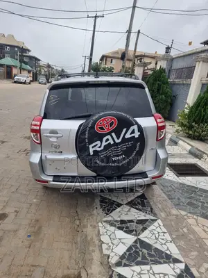 Toyota RAV4 2011 Silver