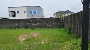 Full Plot of Dry Land in Estate