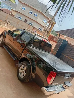 Nissan Frontier 2010 Black