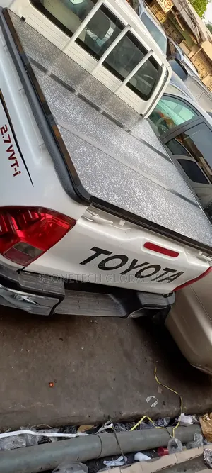 Hilux Booth Cover Fibre Hard Folding