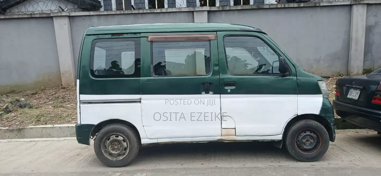 Daihatsu Hijet 2017 Green
