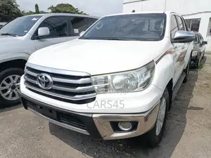 Toyota Hilux 2020 White