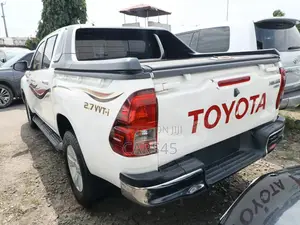 Toyota Hilux 2020 White