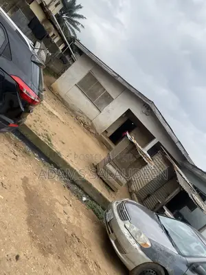 6bdrm House in Aderupoko for sale