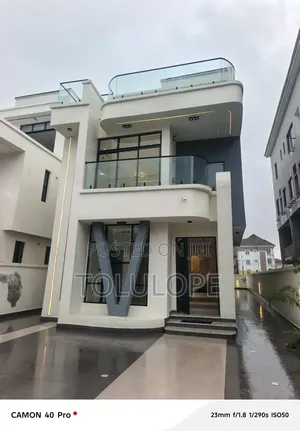 4bdrm Duplex in Ilupeju Estate, Coker Road for rent