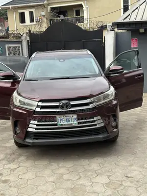 Toyota Highlander XLE 2019 Red