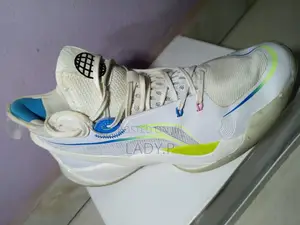 Li-Ning Sonic 10 Mid Basketball-Size 41