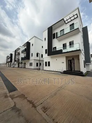 5bdrm Duplex in Guzape District for sale