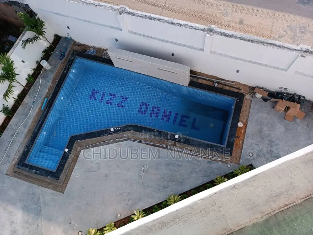 Luxurious Swimming Pool