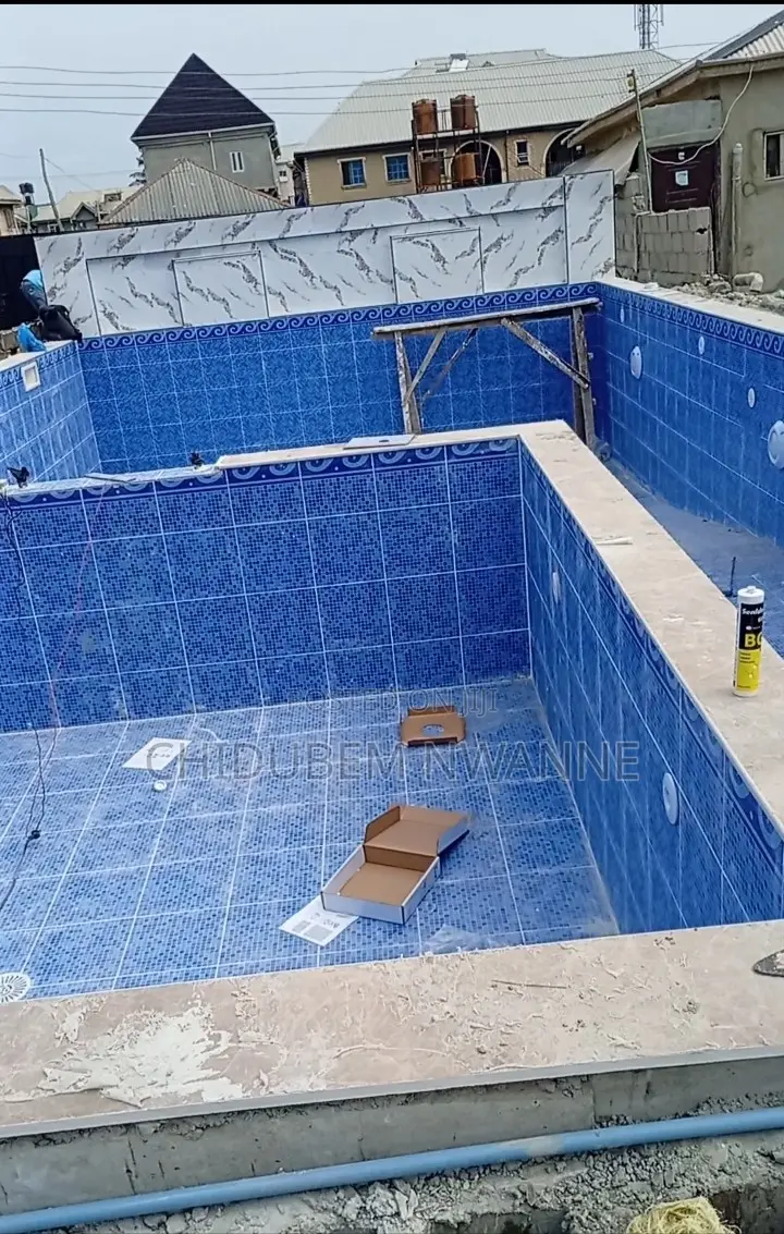 Luxurious Swimming Pool