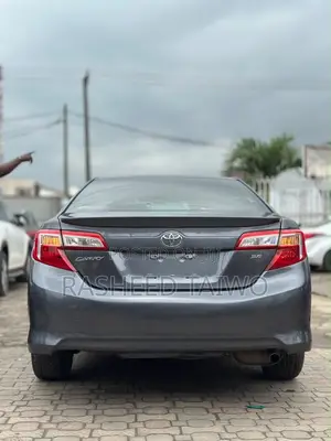 Toyota Camry SE 4dr Sedan (2.5L 4cyl 6A) 2012 Gray