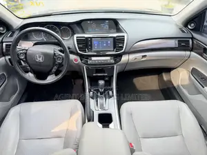Honda Accord Touring V6 4dr Sedan FWD (3.5L 6cyl 6A) 2017 Gray