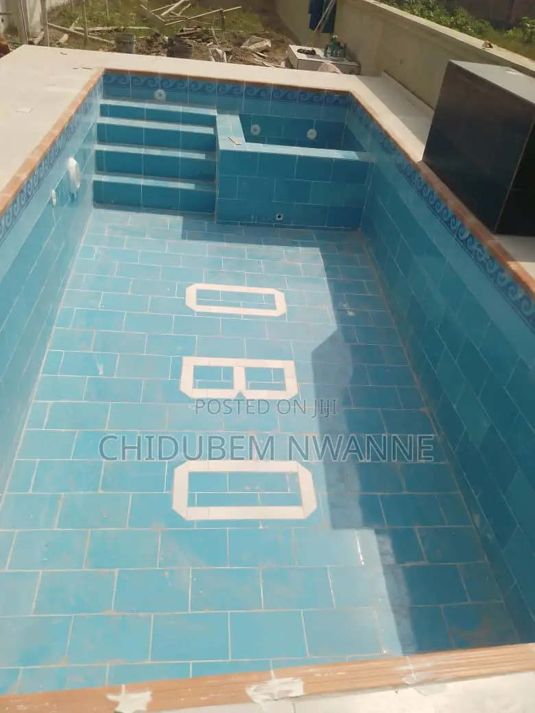 Luxurious Swimming Pool